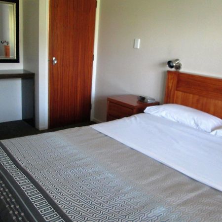 Colonial Motel ปาปาคูรา ภายนอก รูปภาพ